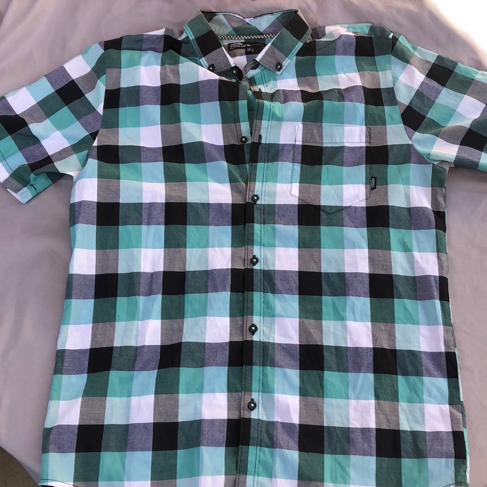 Men’s Vans short sleeve button down shirt